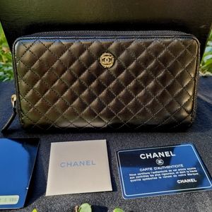 💯 Authentic Long Zippy Chanel Wallet